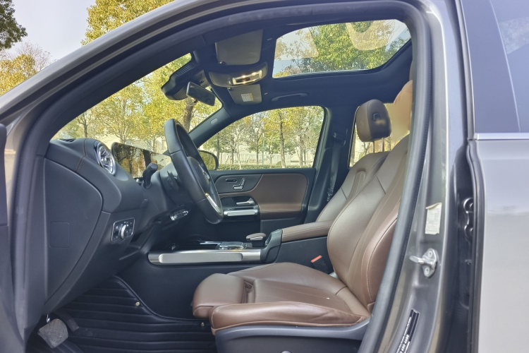 奔驰GLB 2020款 GLB 200 时尚型局部细节19