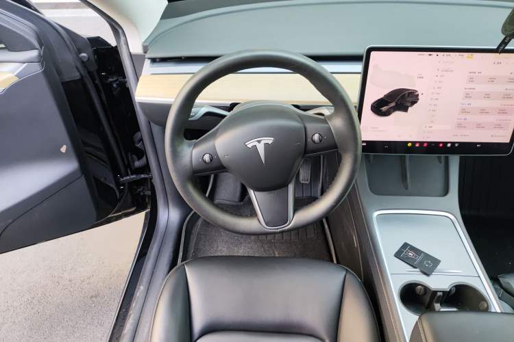 特斯拉 Model Y 2021款 标准续航后驱版局部细节13