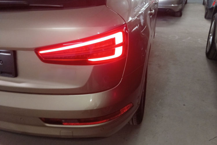 奥迪Q3 2016款 30 TFSI 风尚型车身外观9