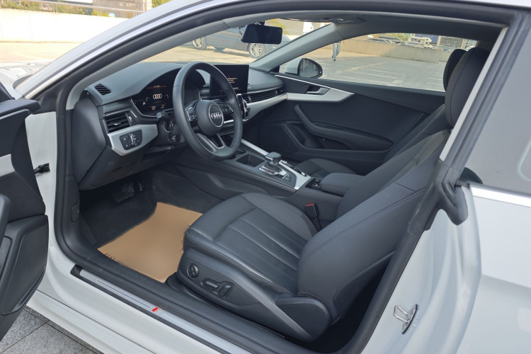 奥迪A5 2021款 Coupe 40 TFSI 时尚动感型中控内饰7003