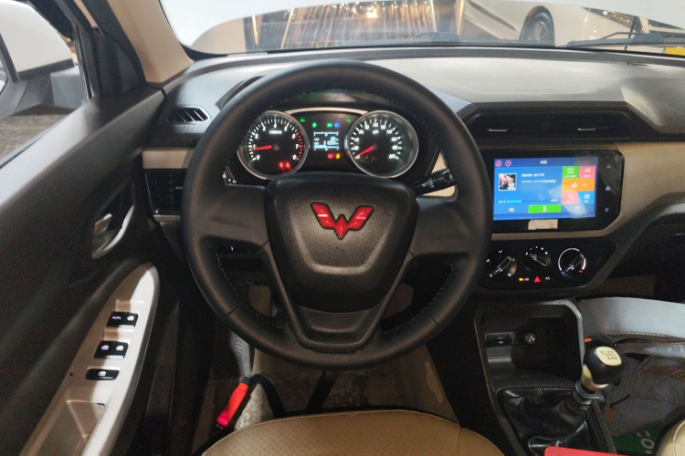 五菱汽车 五菱宏光 2021款 1.5L改款 S舒适型 电动助力LAR中控内饰13