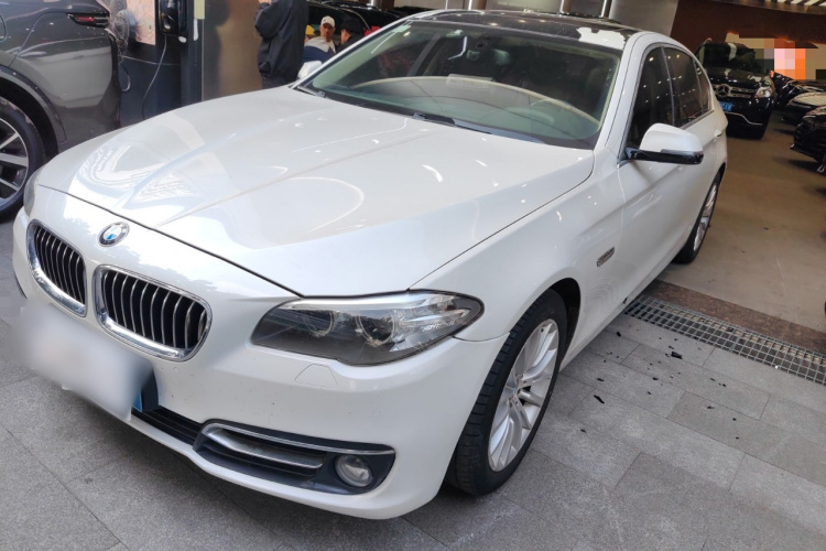 宝马5系 2014款 525Li 豪华设计套装车身外观1