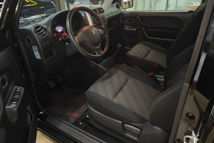 铃木 吉姆尼 2015款 1.3 MT JLX局部细节19