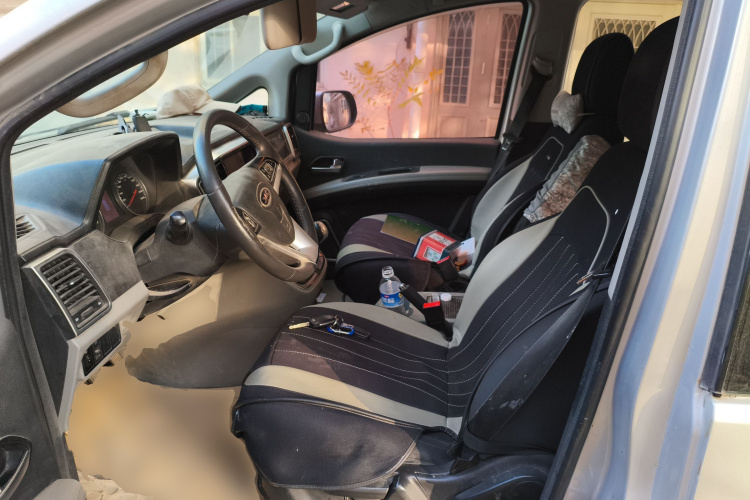 江淮瑞风 瑞风M4 2016款 2.0L 手动豪华型中控内饰19