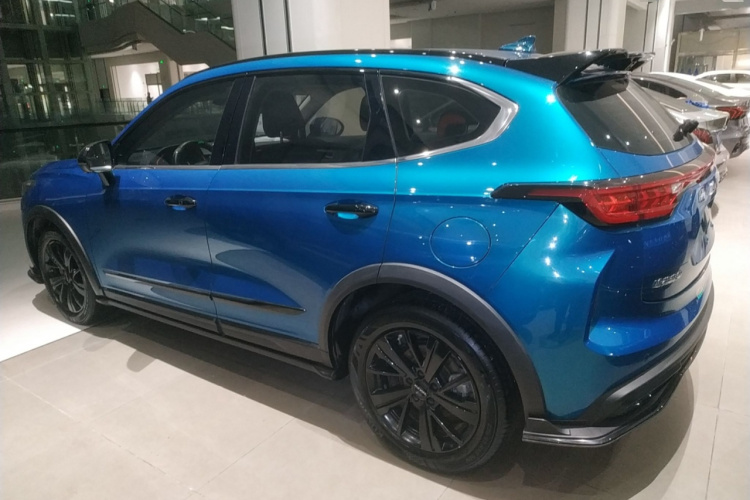 哈弗赤兔 2021款 激擎版 1.5T 黄金兔车身外观4