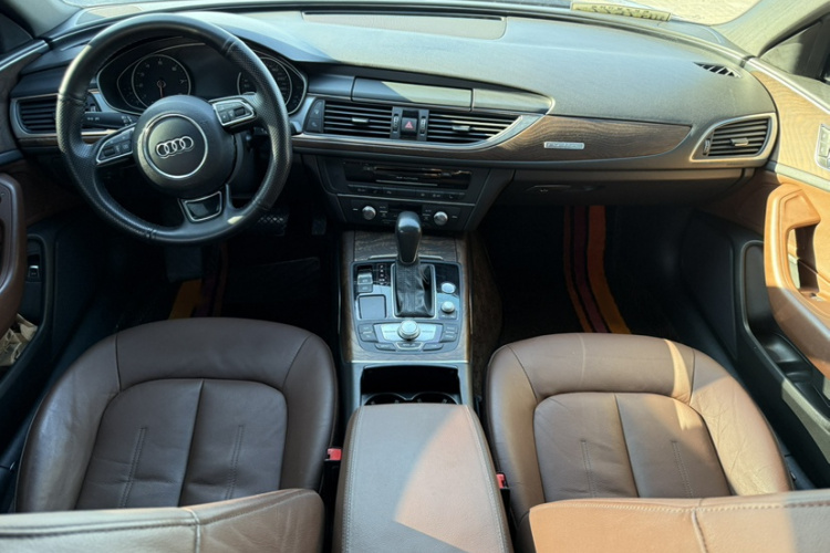 奥迪A6L 2018款 30周年年型 45 TFSI quattro 运动型中控内饰7003