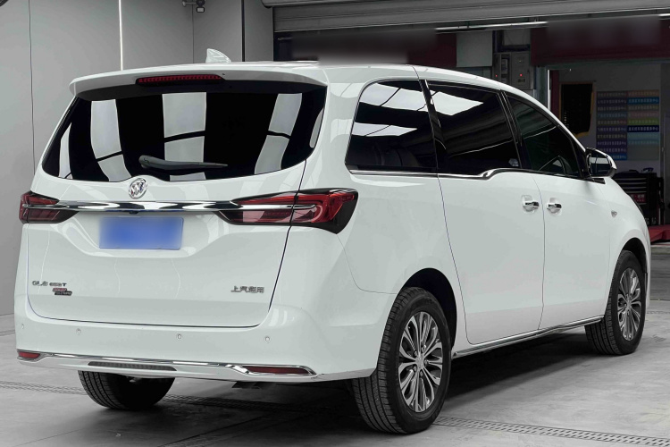 别克GL8 2023款 陆上公务舱 652T 豪华型车身外观6004