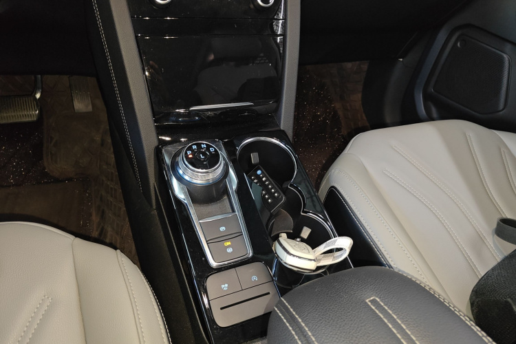 福特 锐际 2020款 EcoBoost 245 两驱悠享款局部细节18