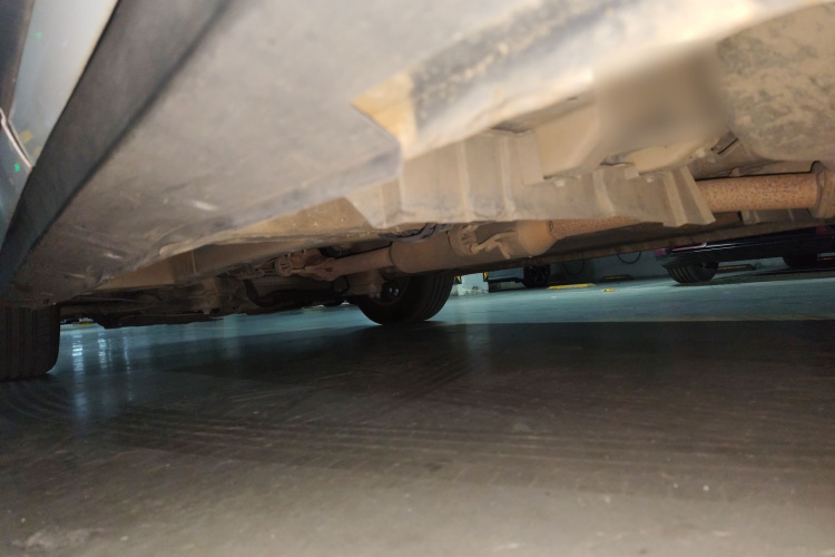 众泰SR9 2017款 2.0T 自动极致之光版局部细节9003