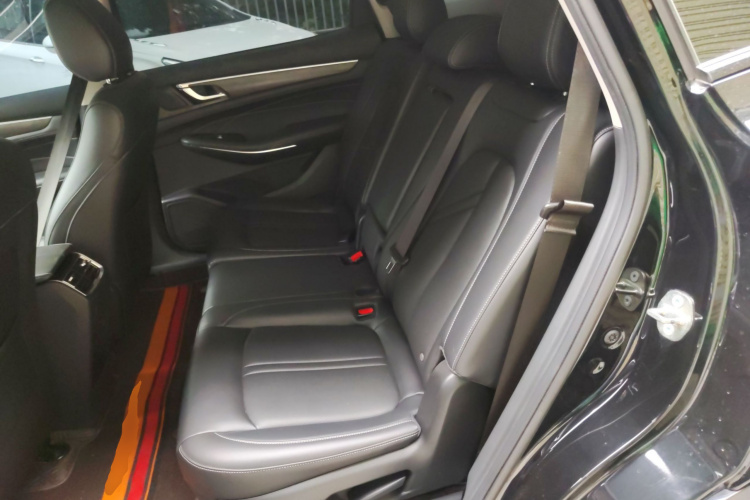 蓝电E5 2023款 1.5L DE-i 100KM畅享型 7座中控内饰21