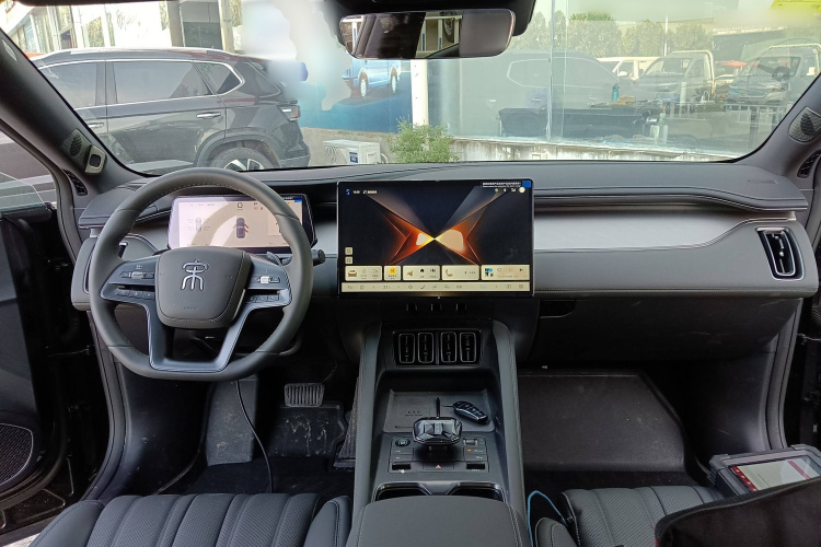 比亚迪 宋L EV 2025款 智驾版 662km 激光雷达卓越型中控内饰7002