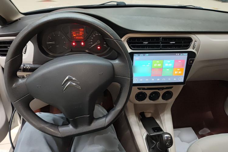 雪铁龙 爱丽舍 2015款 质尚版 1.6L 手动时尚型中控内饰12