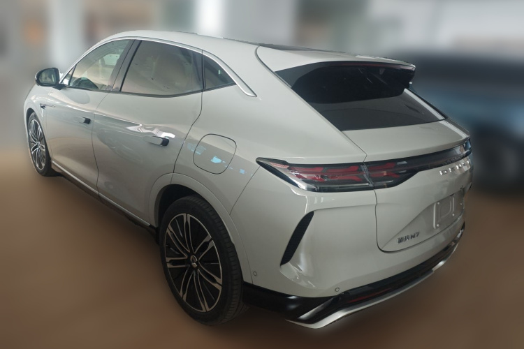 腾势N7 2024款 630 四驱智驾Max版车身外观5