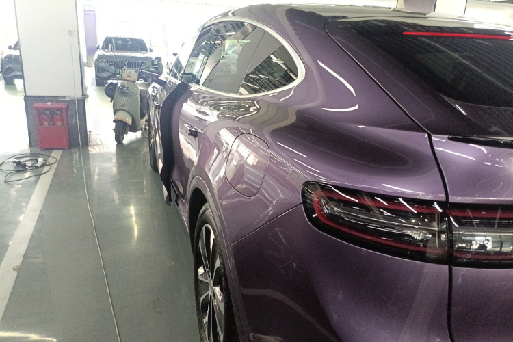 鸿蒙智行 智界R7 2025款 增程 251km Max车身外观4