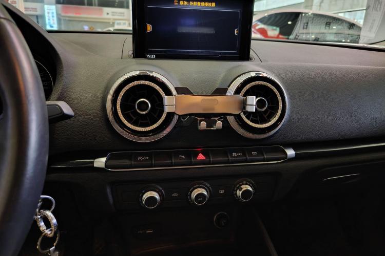 奥迪A3 2020款 Limousine 35 TFSI 时尚型 国VI中控内饰7002