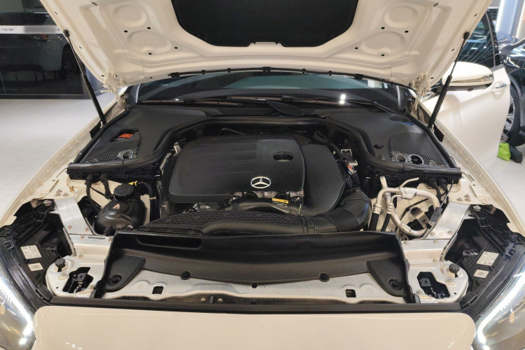 奔驰E级 2023款 E 300 L 运动豪华型机舱底盘24