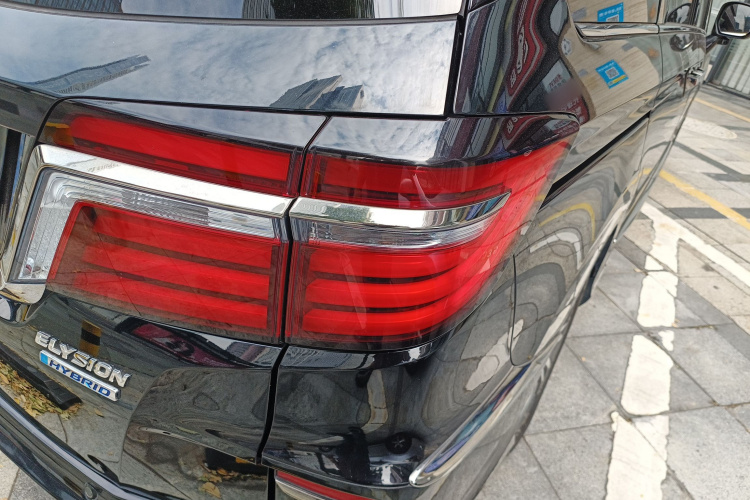 本田 艾力绅 2019款 2.0L 混动至尊版车身外观6006