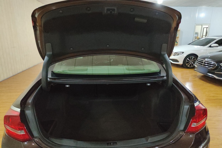 别克 君越 2018款 20T 精英型局部细节23