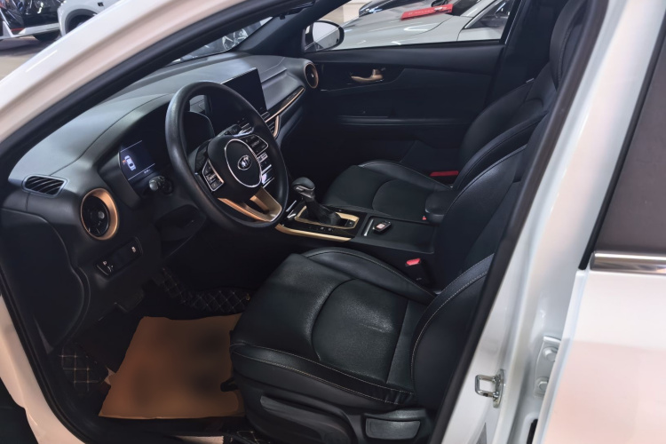 起亚K3 2019款 1.5L CVT智享互联版中控内饰19