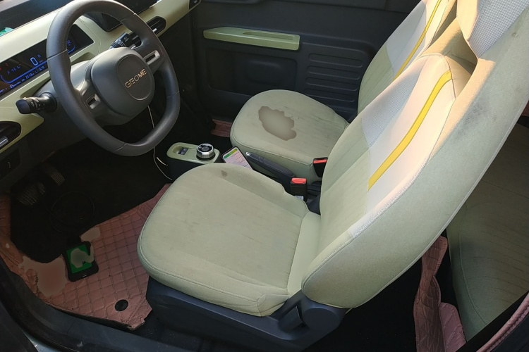 吉利银河 2023款 熊猫mini 200km 耐力熊中控内饰19