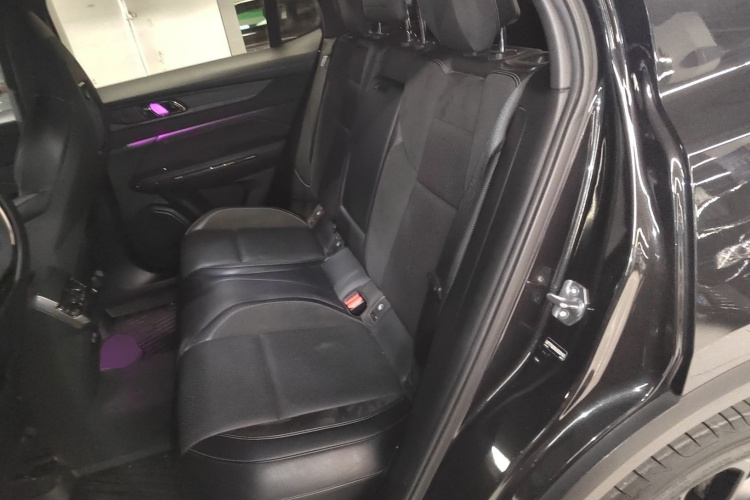 领克01 2021款 2.0TD 四驱暗夜版中控内饰7004