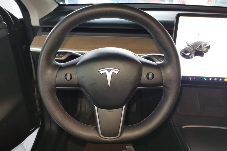 特斯拉 Model Y 2021款 标准续航后驱版中控内饰13