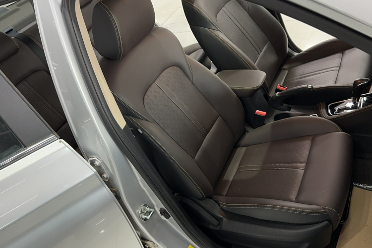 长安 逸动DT 2018款 1.6L 自动尊享型局部细节41