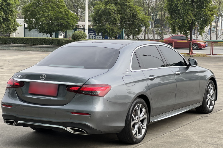 奔驰E级 2021款 E 300 L 运动尊贵型车身外观6005