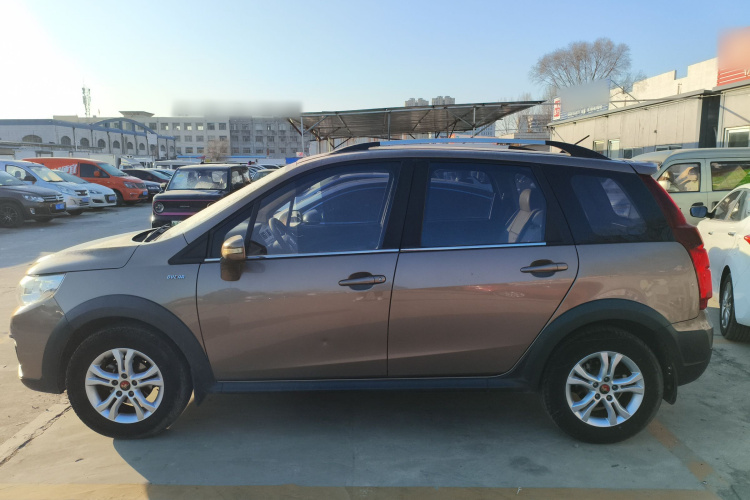 东风风行 景逸X3 2015款 1.5L 豪华型车身外观4