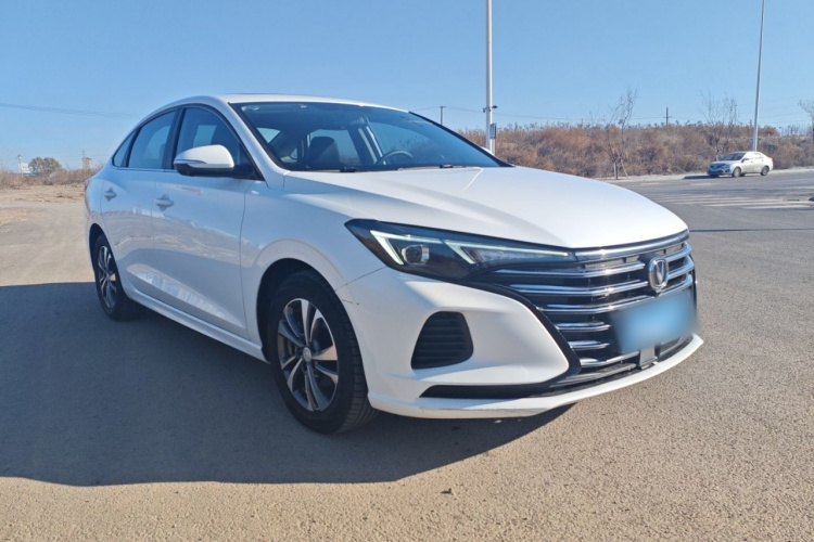 长安 逸动 2022款 PLUS 1.6L GDI CVT豪华型车身外观6002