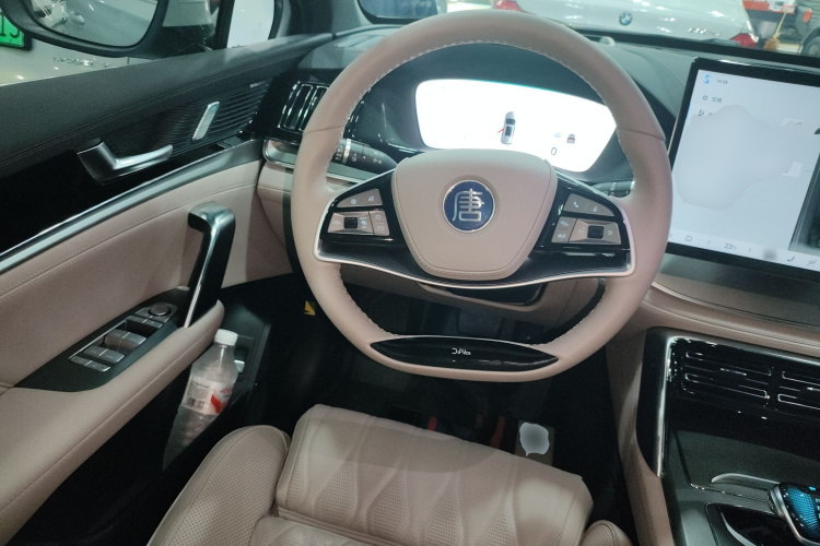 比亚迪 唐新能源 2024款 DM-i 荣耀版 112KM 旗舰型局部细节13