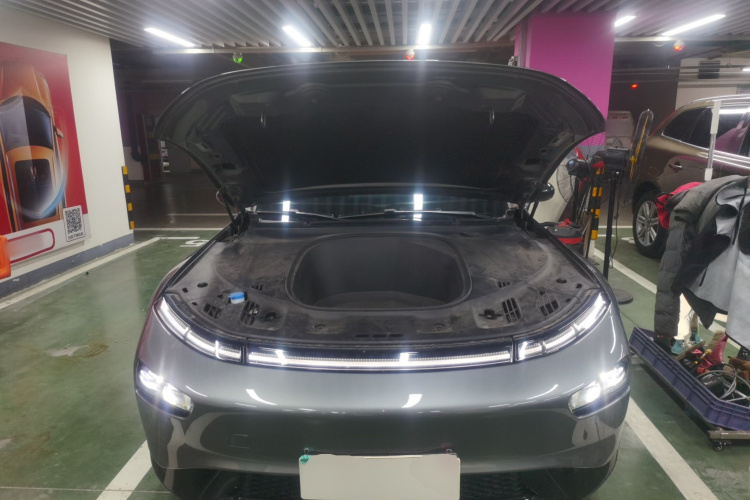 小鹏P7 2022款 586G机舱底盘24