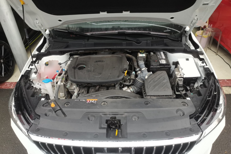 吉利汽车 帝豪 2025款 第4代 1.5L CVT尊贵型机舱底盘24