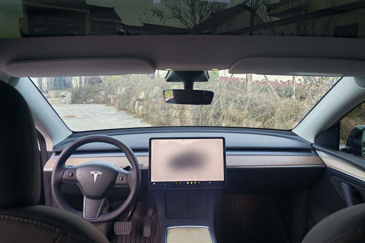 特斯拉 Model Y 2022款 改款 后轮驱动版中控内饰7003