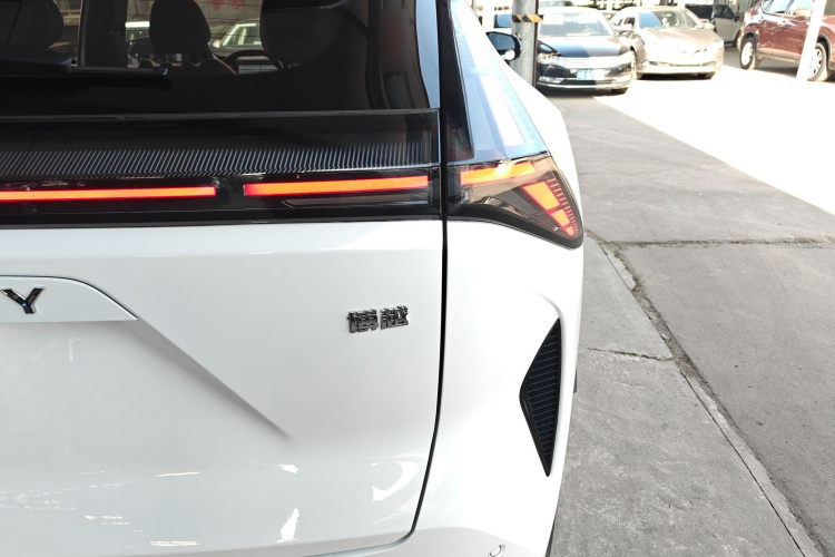 吉利汽车 2023款 博越COOL 1.5TD 智联型车身外观9