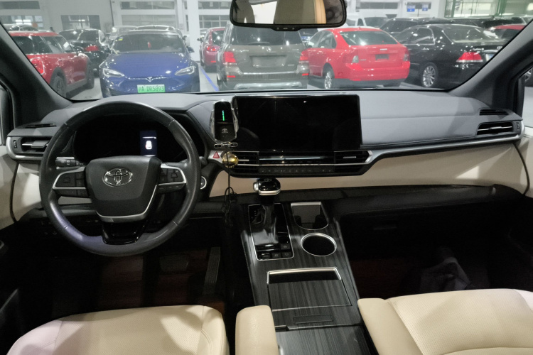 丰田 赛那SIENNA 2021款 2.5L混动 尊贵版中控内饰12