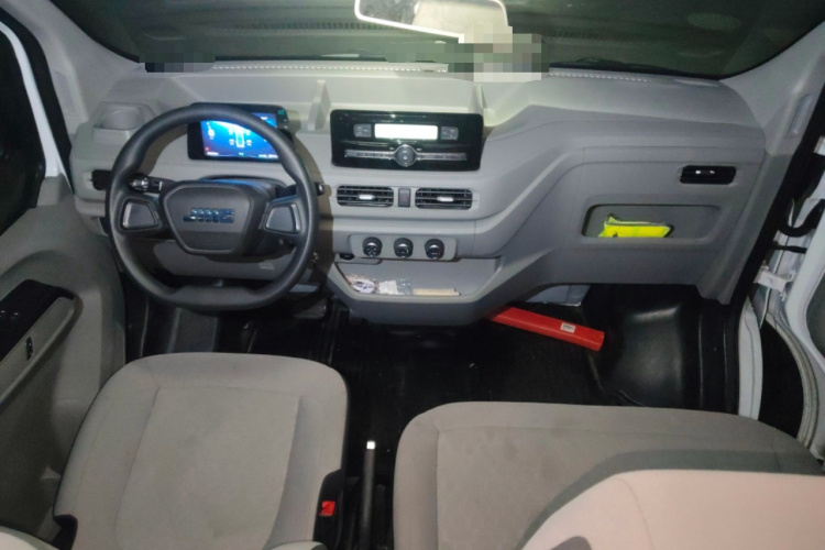 江铃 E福顺 2025款 明窗版 53.58kwh 中轴中顶中控内饰12