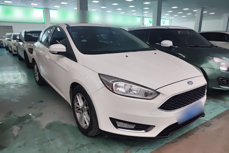 福特 福克斯 2017款 两厢 EcoBoost 125 手动超能风尚型智行版车身外观3