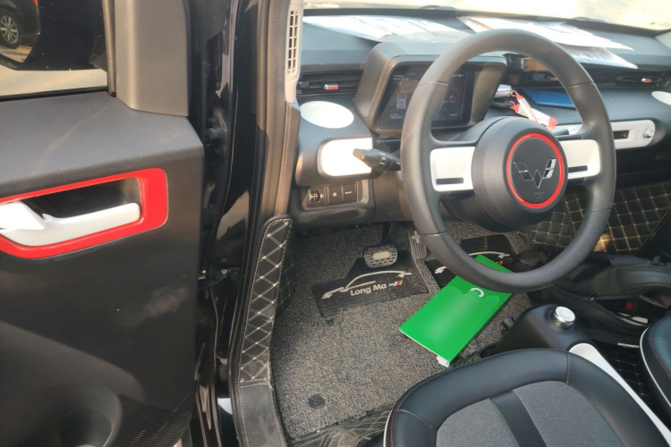 五菱汽车 宏光MINIEV 2022款 GAMEBOY 200km 玩咖款 磷酸铁锂中控内饰7003