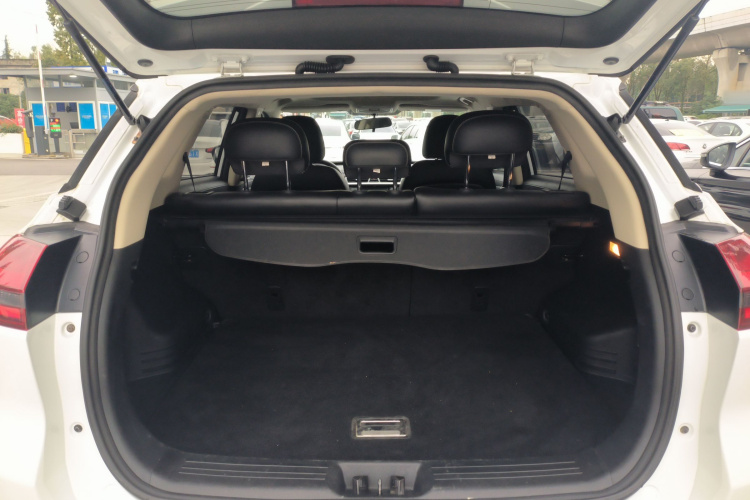 吉利汽车 博越 2018款 1.8TD 自动两驱智联型4G互联版机舱底盘23