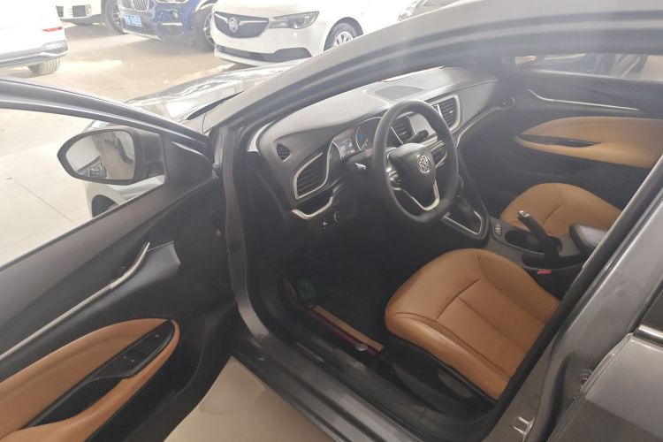 别克 阅朗 2018款 18T 自动旗舰型中控内饰20