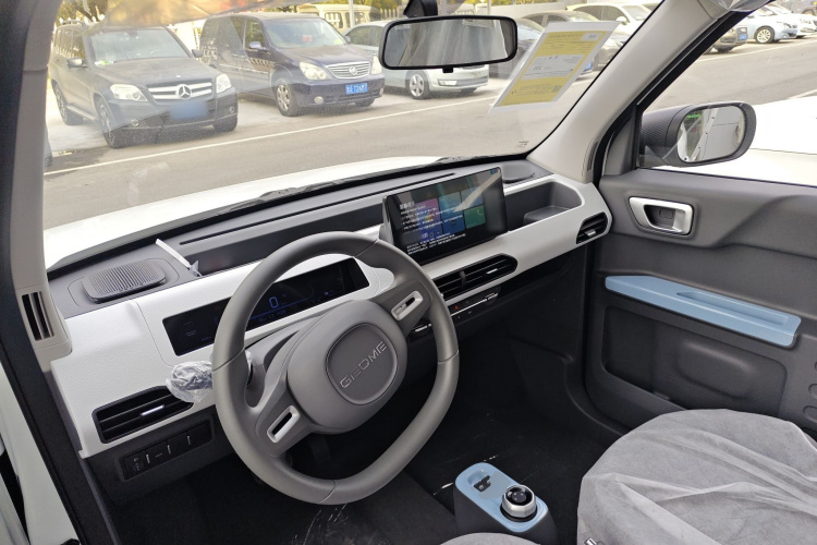 吉利银河 2024款 熊猫mini 200km 耐力熊中控内饰12