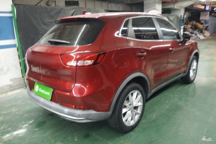 宝沃BX3 2020款 20TGDI 两驱自动舒适型车身外观7