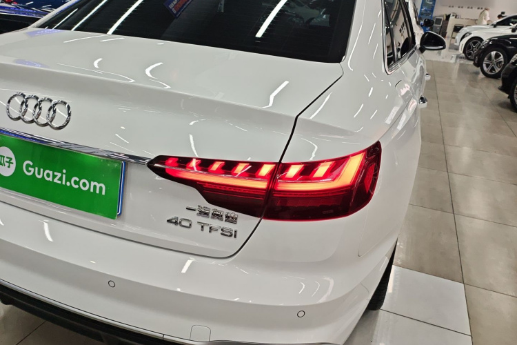 奥迪A4L 2024款 40 TFSI 时尚动感型车身外观9