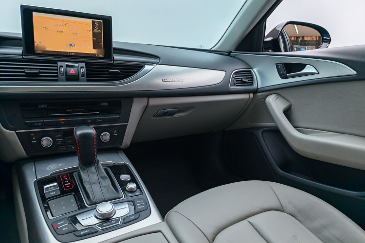 奥迪A6L 2016款 45 TFSI quattro 运动型中控内饰7005