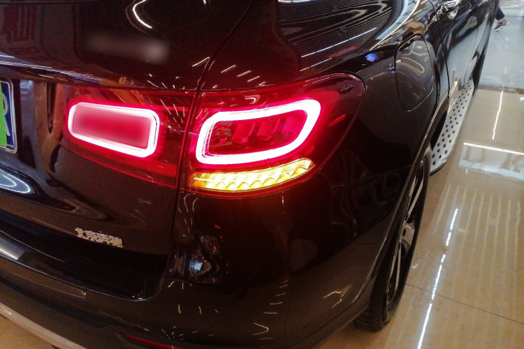 奔驰GLC 2022款 改款二 GLC 260 L 4MATIC 动感型车身外观9