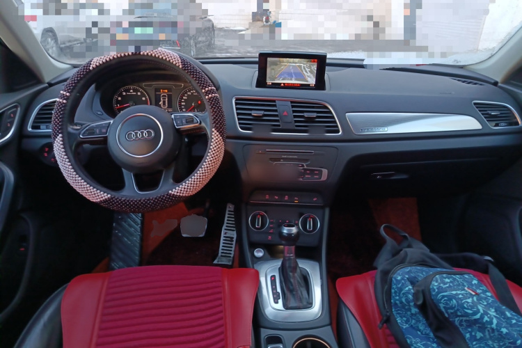 奥迪Q3 2016款 35 TFSI quattro 全时四驱风尚型中控内饰12