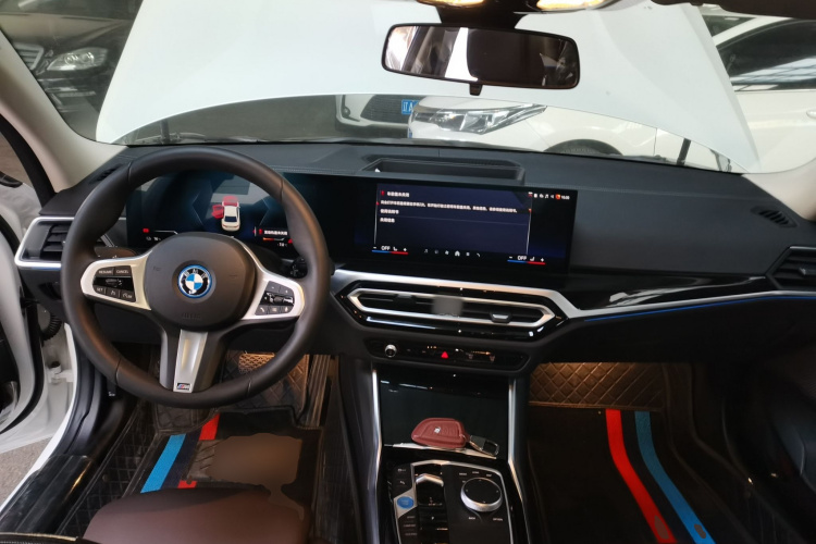 宝马i3 2022款 eDrive 35 L中控内饰12