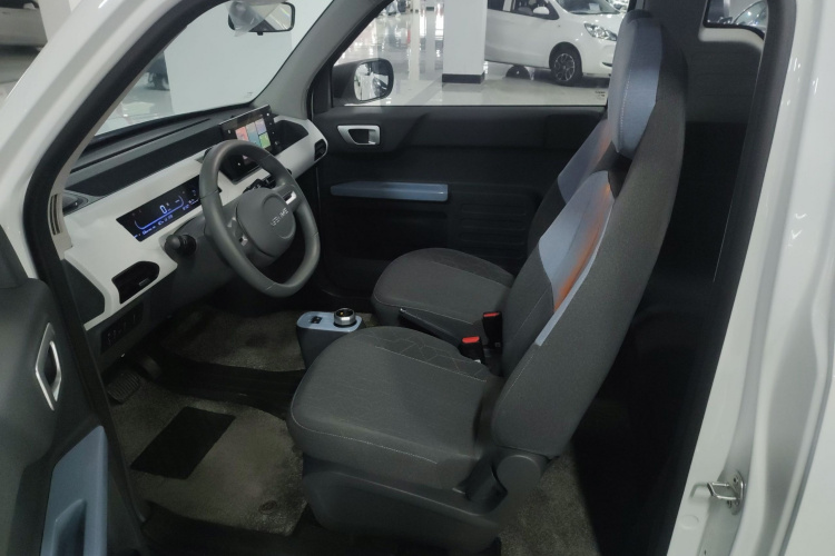 吉利银河 2024款 熊猫mini 200km 耐力熊中控内饰19