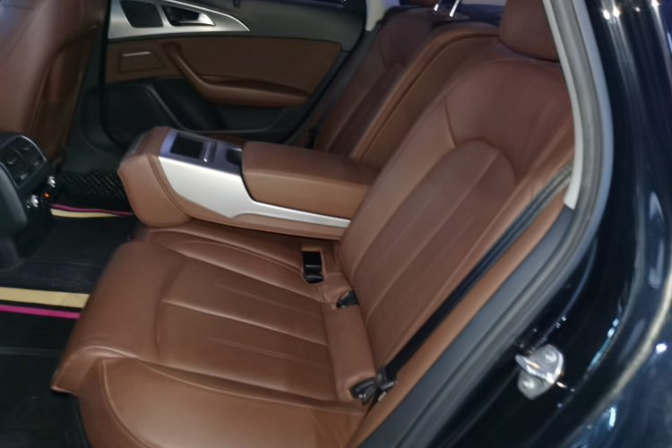 奥迪A6L 2018款 30周年年型 35 TFSI 时尚型中控内饰7004